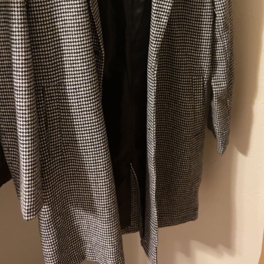 Coat - Picture 2 of 2